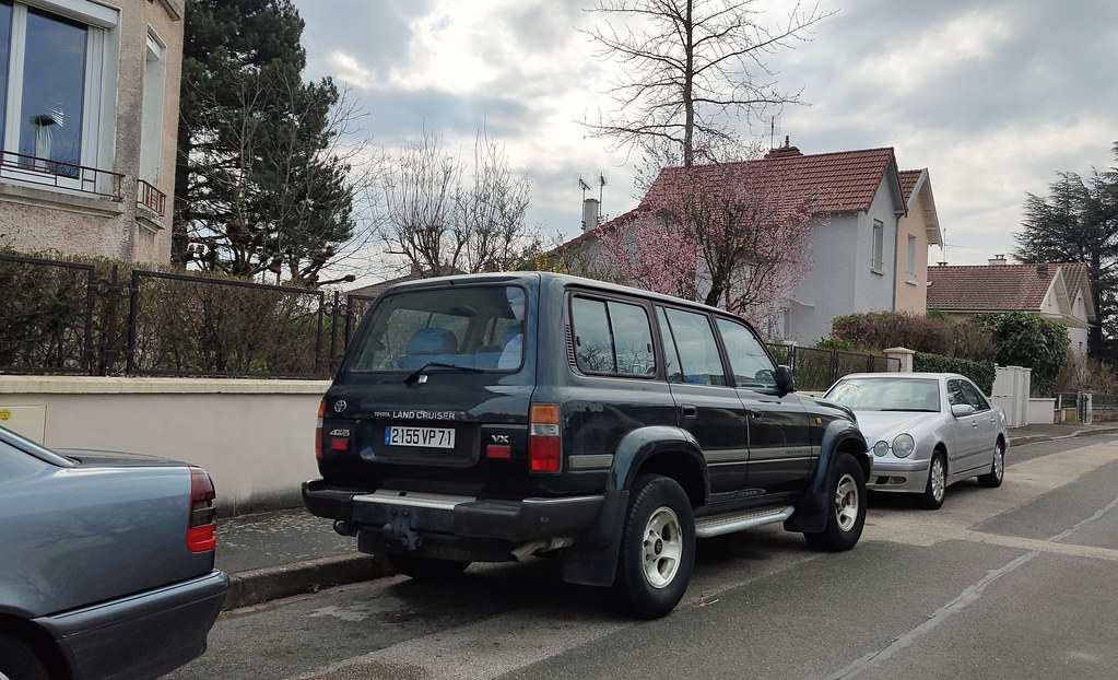 Toyota Land Cruiser crash71100 Flickr