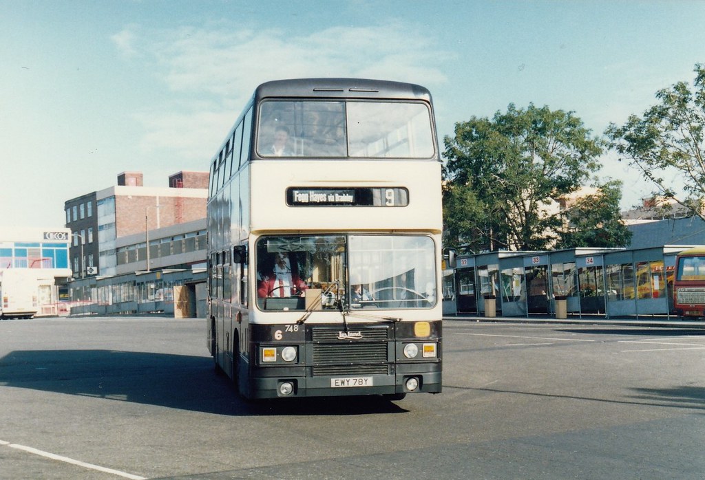 HANLEY BUS STATION, 29th. SEPTEMBER, 1989 POTTERIES 748 (E… Flickr