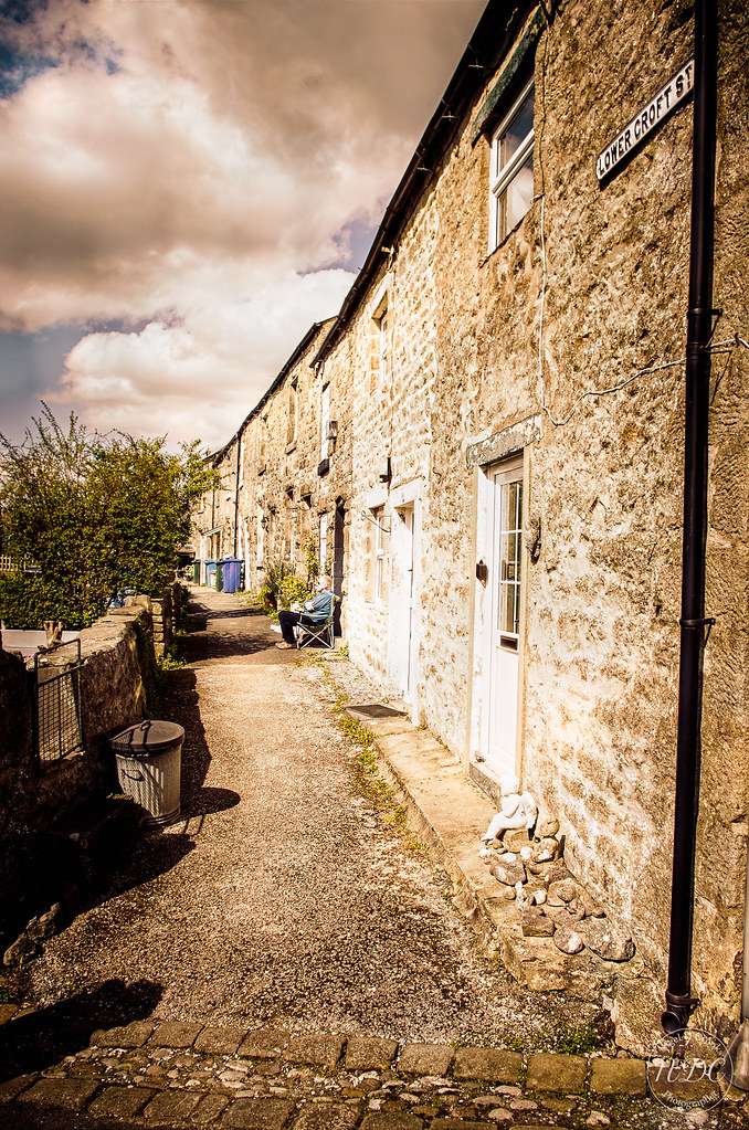 Another old street Halfway up the hill. Nice day for sitti… Flickr