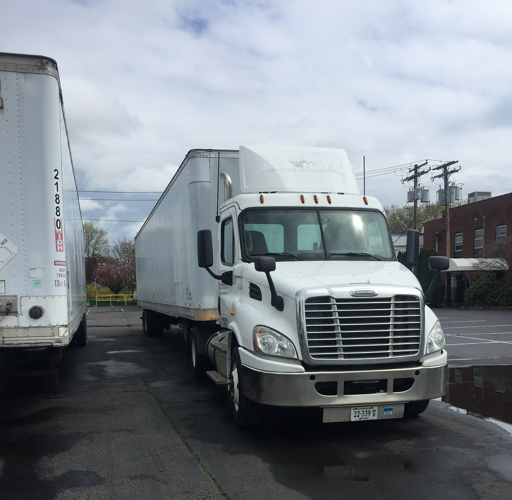 Freightliner Cascadia, New Haven Moving Equipment, East Ha… Flickr