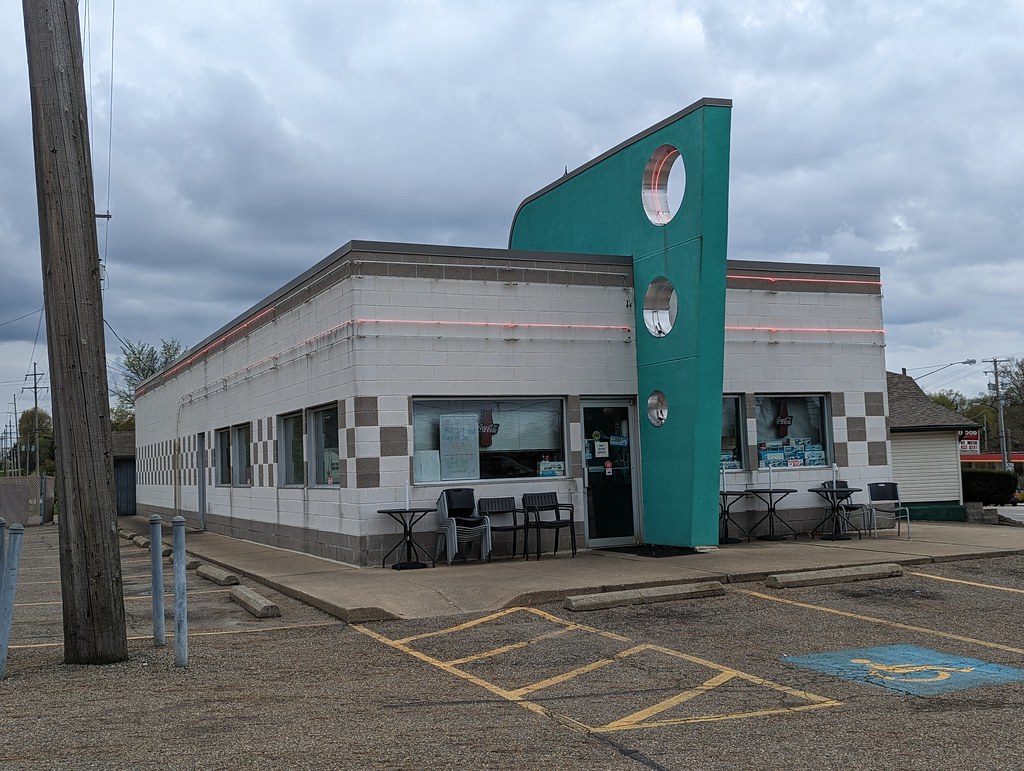 Doug's Classic Diner Alliance, OH Daniel Westfall Flickr