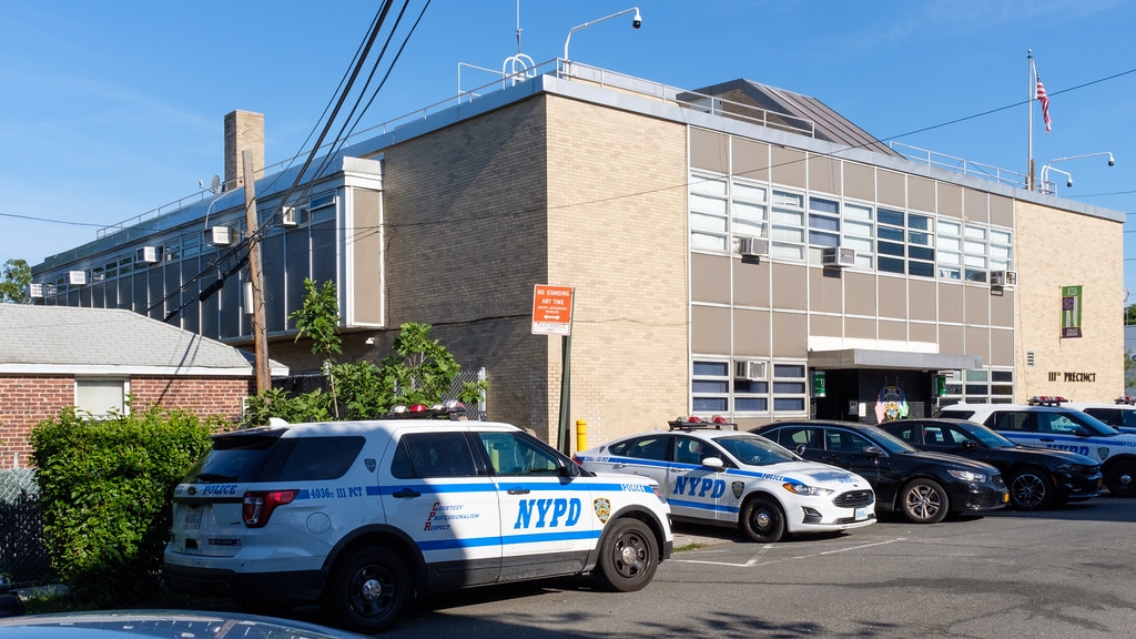 nyc nypd 111th precinct 1 NYPD 111th Precinct station ho… Flickr
