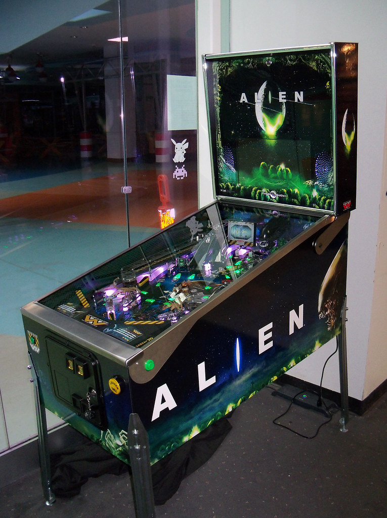 OH Cincinnati Alien Alien pinball machine at Arcade Lega… Flickr