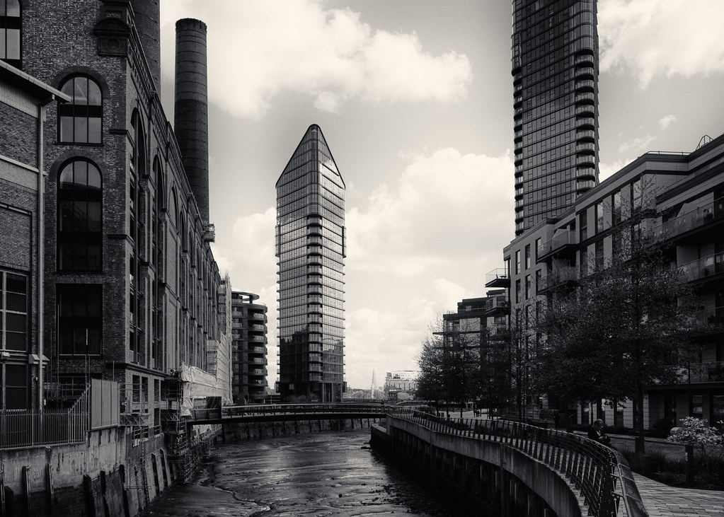 Chelsea Waterfront Tower East & Lots Road Power Station,… Flickr