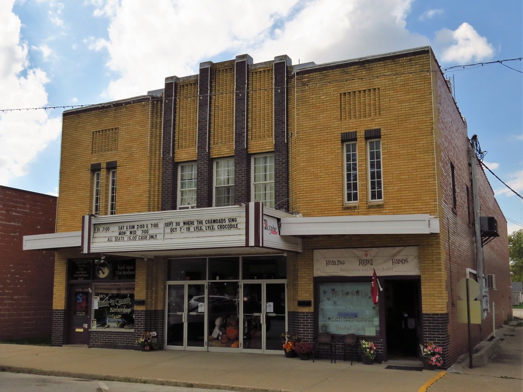 Lyric Theater Osceola, Iowa; built in 1935. Larry Myhre Flickr