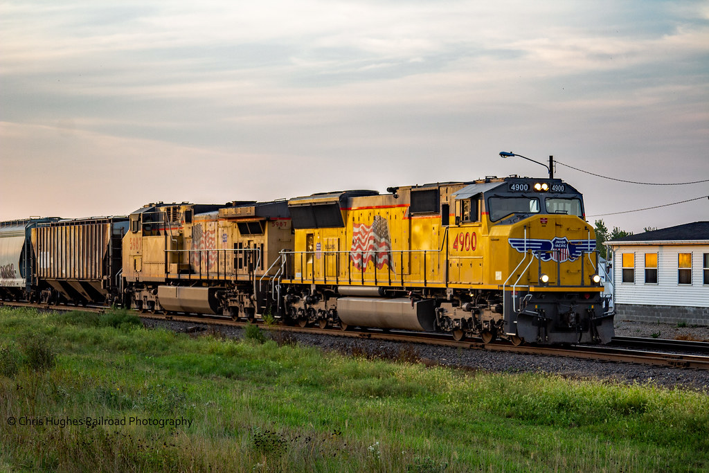 Union Pacific Union Pacific SD70M 4900 and Union Pacific C… Flickr