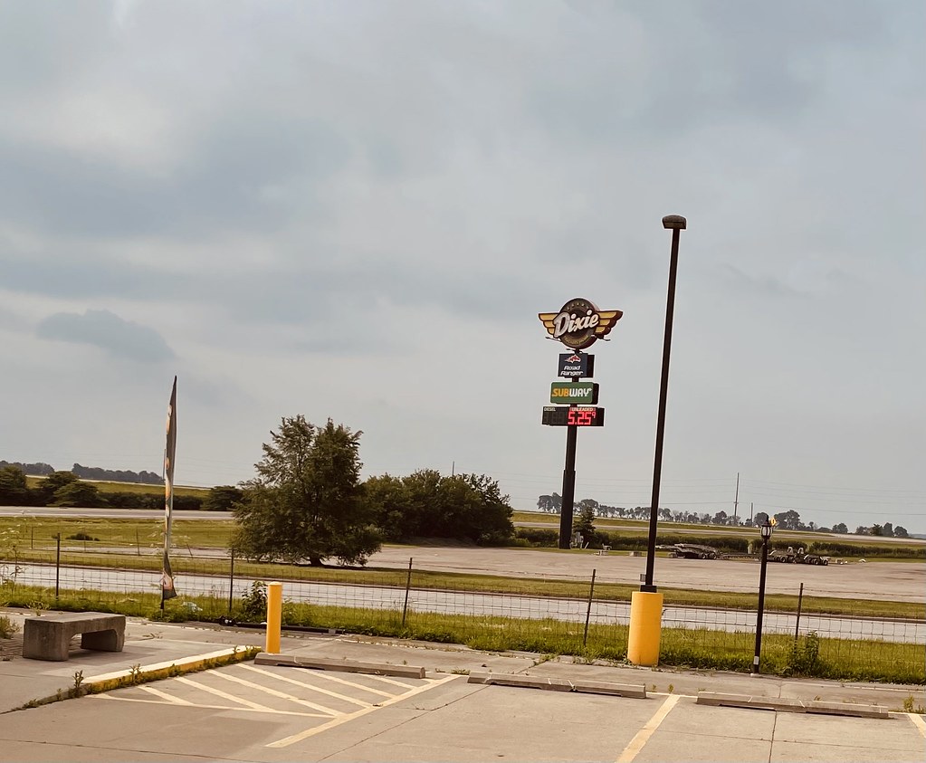Dixie Truck Stop, McLean, Illinois *Hajee Flickr