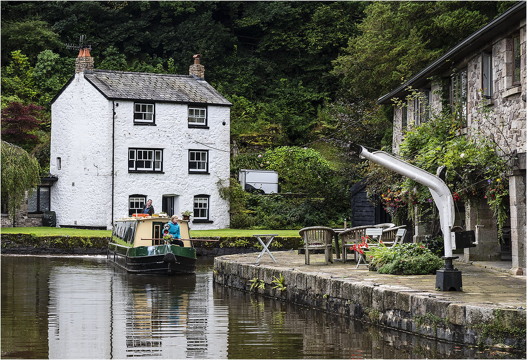 Llanfoist basin , Brecon and monmouth canal . anthony France Flickr