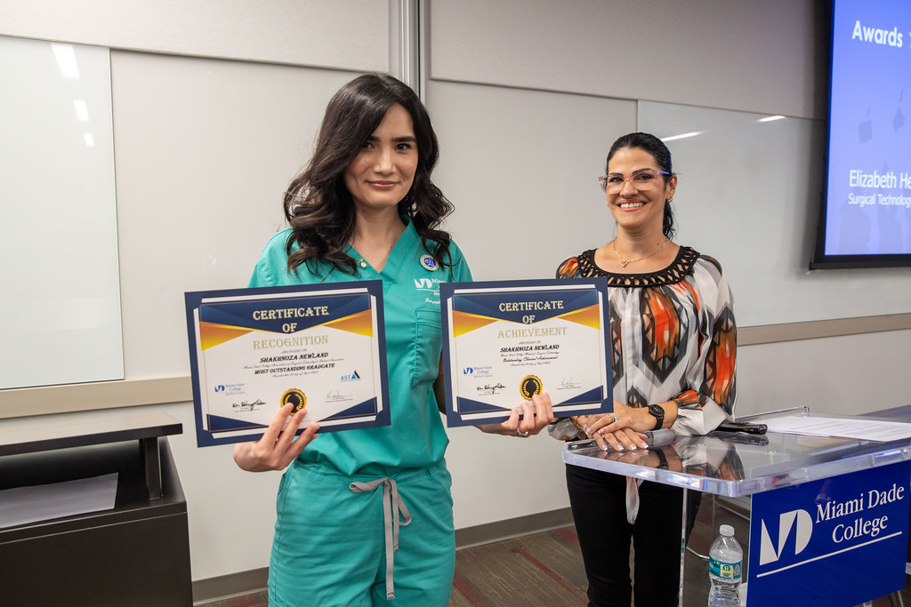 Surgical Technician Pinning Ceremony 2023 Miami Dade College Medical