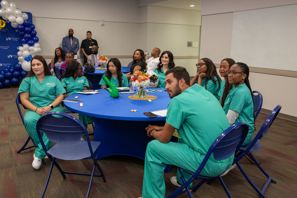 Surgical Technician Pinning Ceremony 2023 Miami Dade College Medical