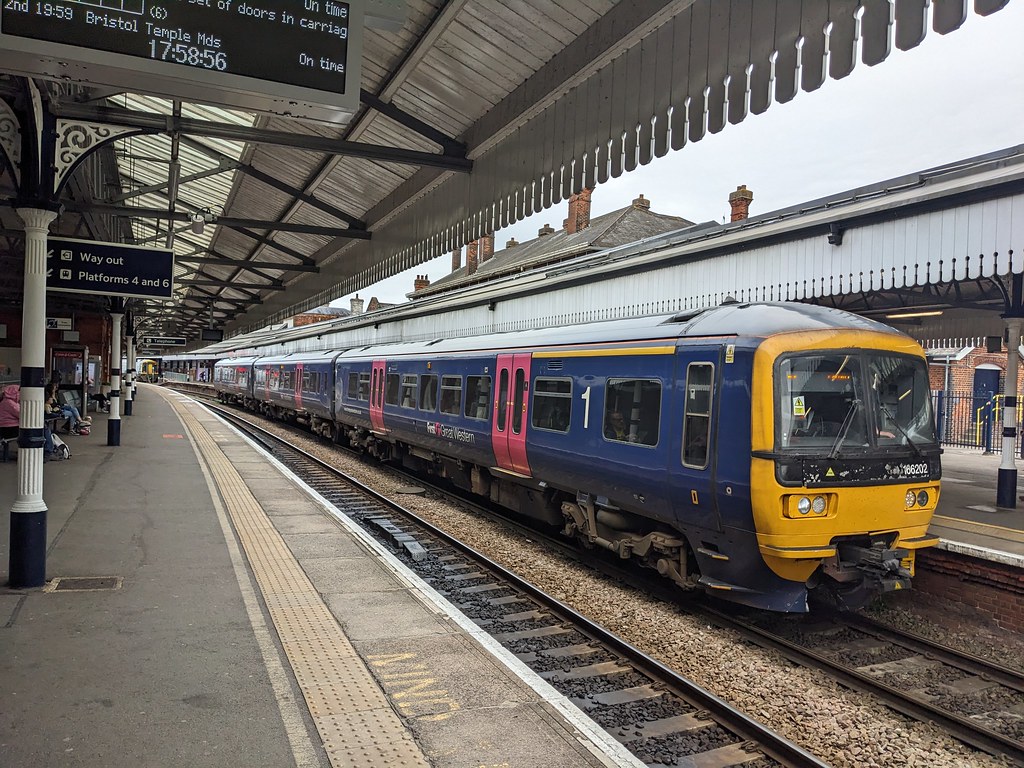 166202 at Salisbury Station Kite Flickr