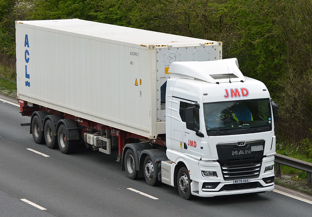 JMD MV70XAX M5 Upton Warren 05/04/2022 Harry's On The Road Truck