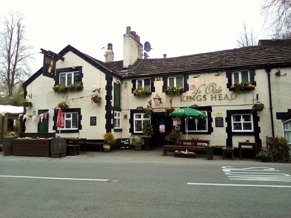 This is the ye old kings head, byrons lane, near … Flickr