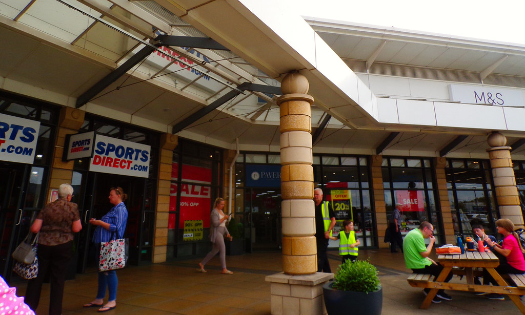 Lakeside Village, Doncaster I Itsmee Flickr