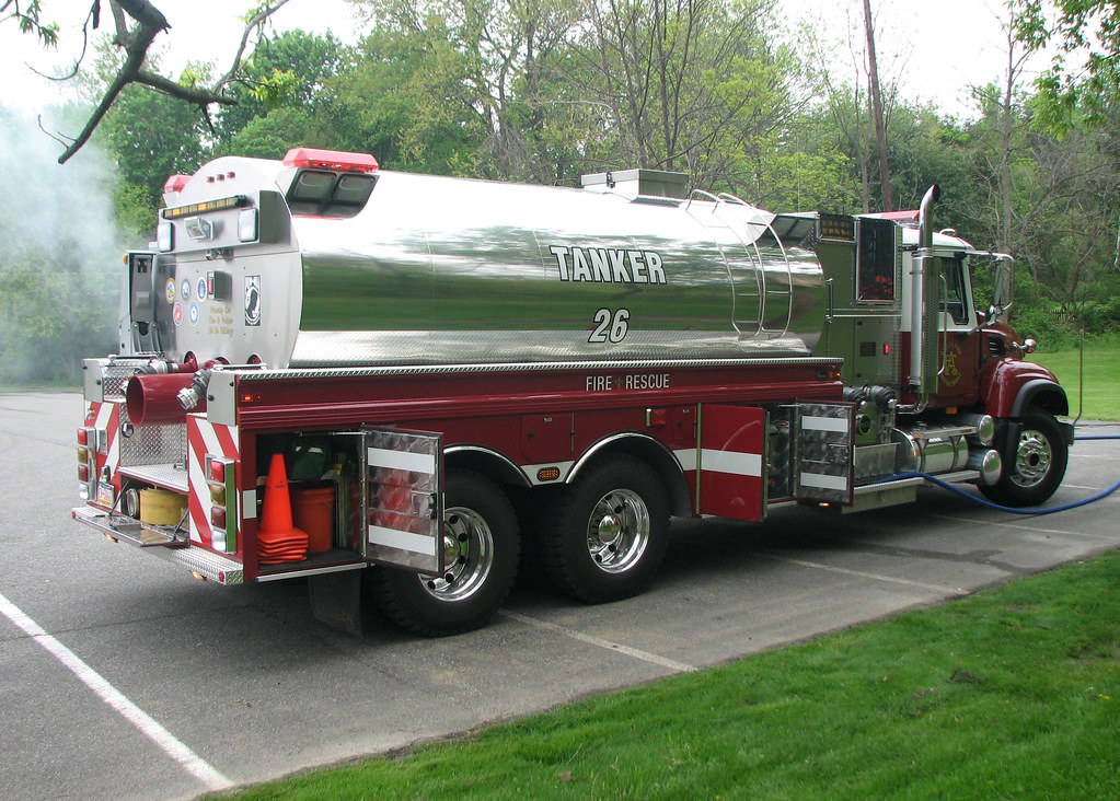 Atglen PA Fire Co Tanker 26 2006 Mack 4Guys Ellipti… Flickr