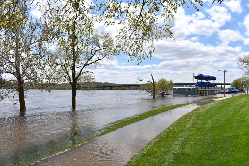 Flooding on the Mississippi River at Le Claire, Iowa (Apri… Flickr