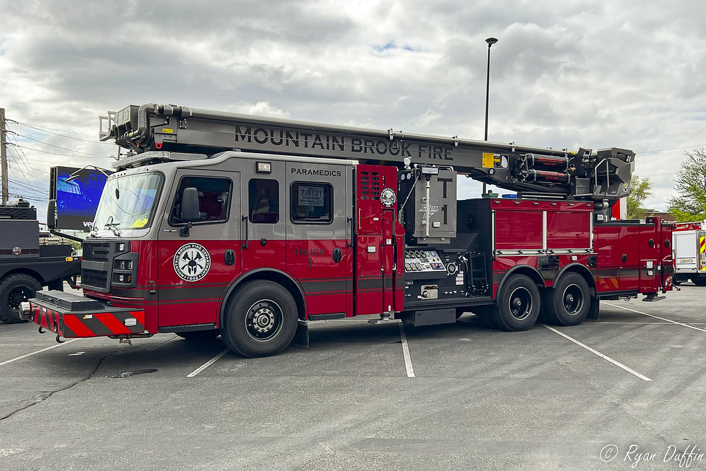 Mountain Brook Fire Department. Truck 1. 2023 Rosenbauer 2… Flickr