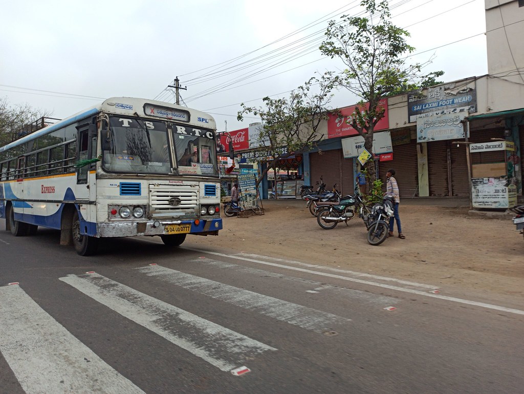 TSRTC buses clicked at Karimnagar, Hanmakonda, Warangal t… Flickr