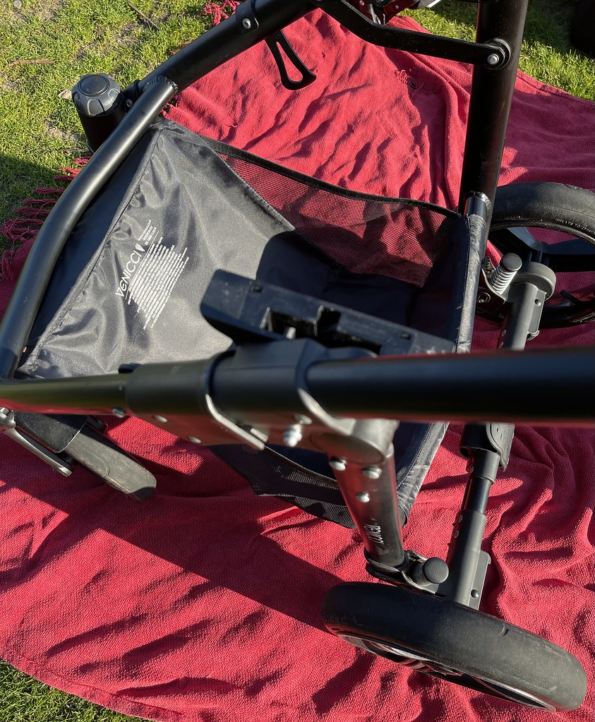 Venicci 3 in 1 Travel System, Denim Red, Carrycot, Car Sea… Flickr