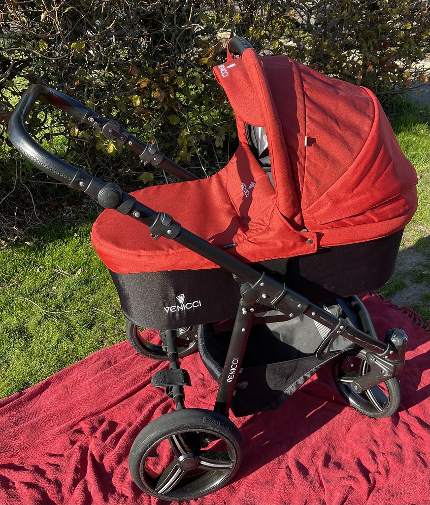Venicci 3 in 1 Travel System, Denim Red, Carrycot, Car Sea… Flickr