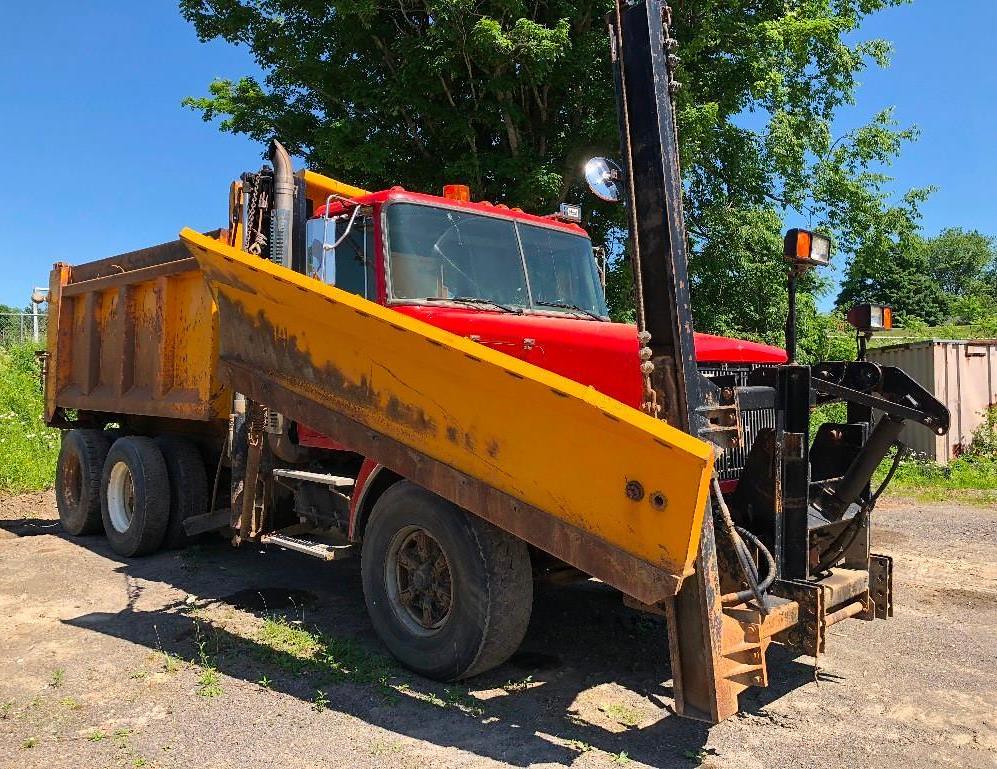 Town of Laurens, NY 1996 Volvo WG64B dumpplow truck No.… Flickr