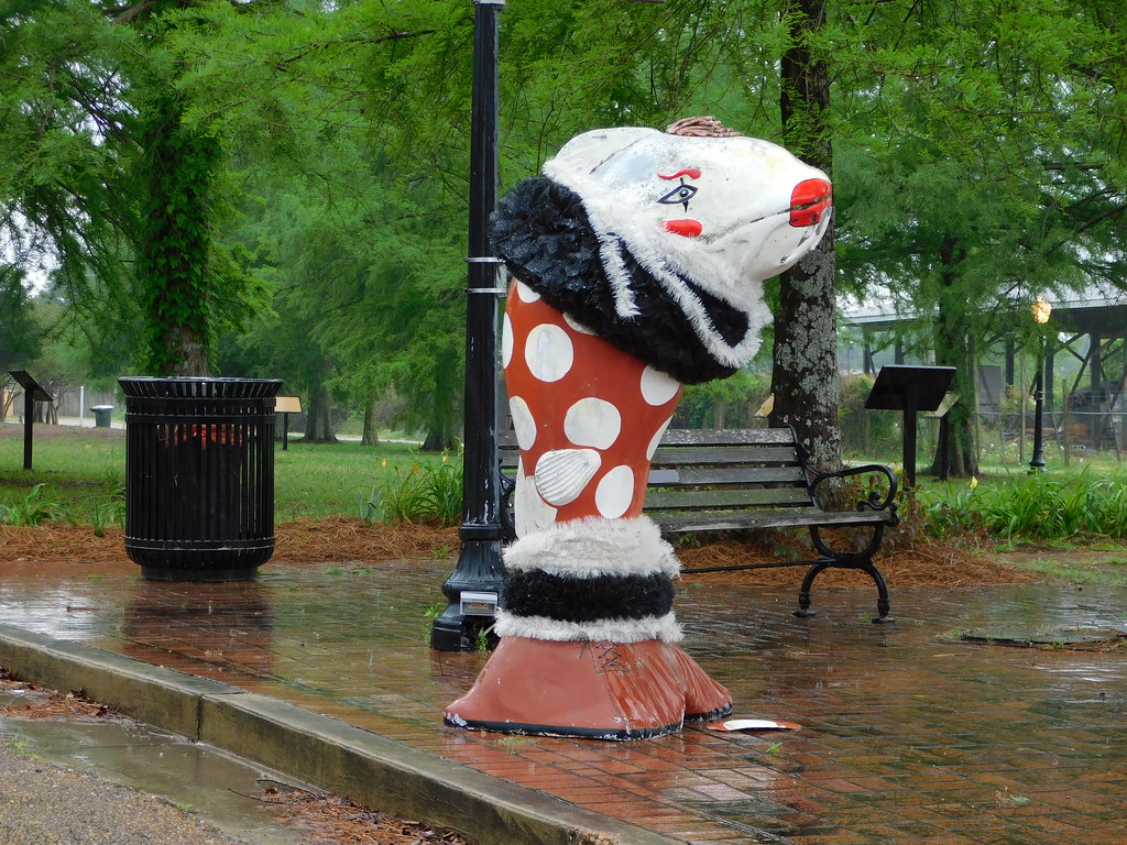 “Catzo" Catfish Statue Belzoni, Mississippi Jimmy Emerson, DVM Flickr