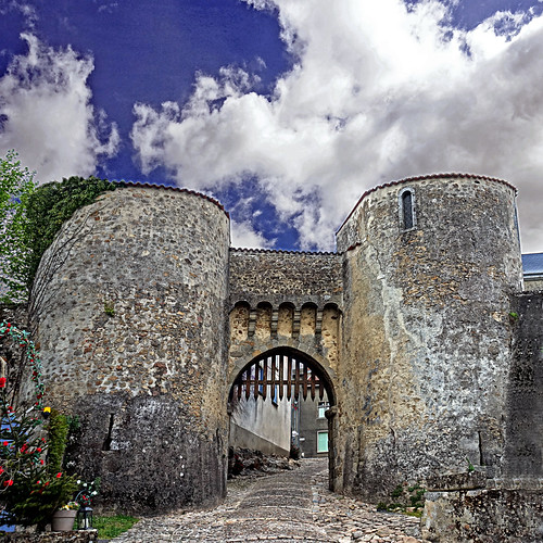 Le Dorat, HauteVienne, France Porte Bergère du Dorat (148… Flickr