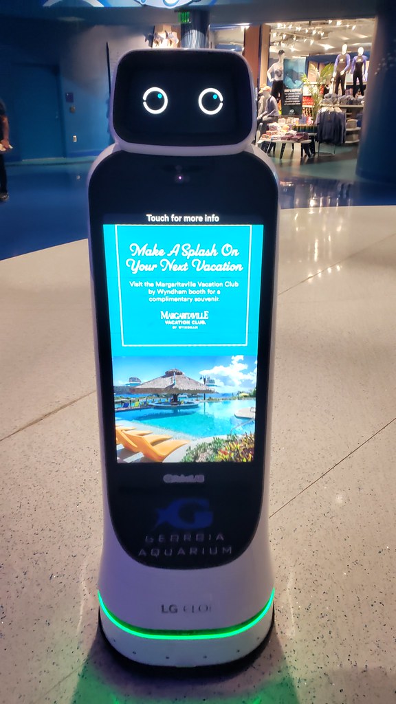 009 (Atlanta) The Aquarium had this robot that ro… Flickr