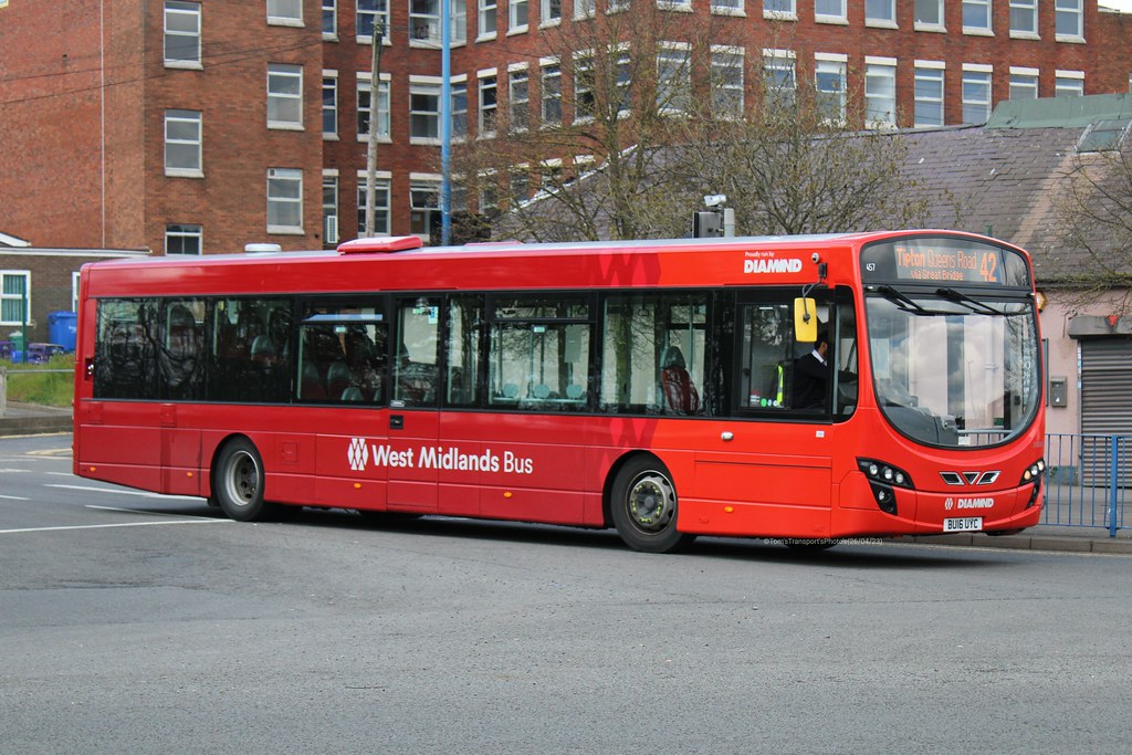 Diamond Bus West Midlands 30530 BU16UYC tomstransportsphotos Flickr