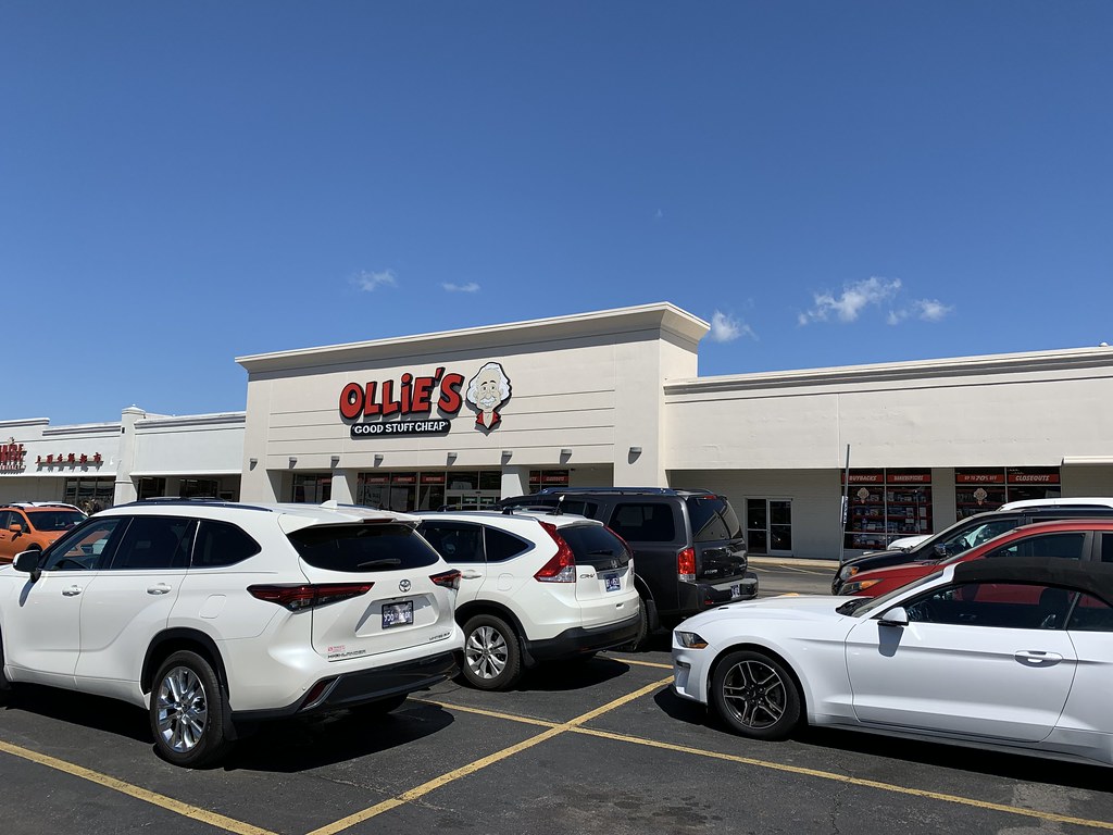 Ollie's Bargain Outlet (Formerly BooksaMillion) Knoxvi… Flickr