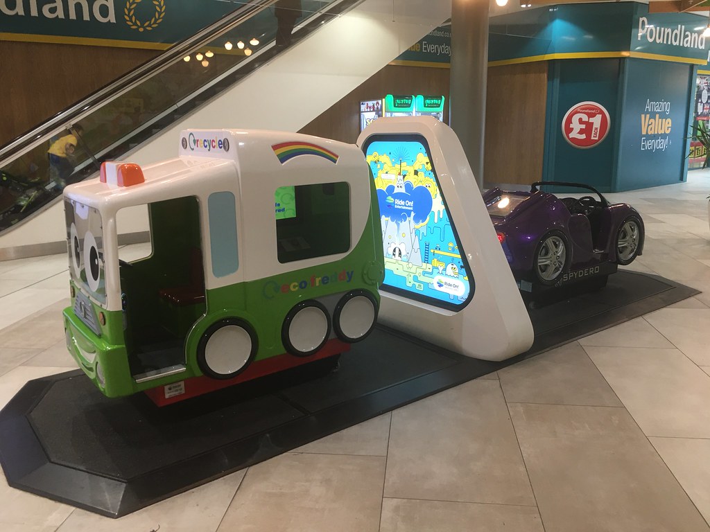 Ilford Exchange Shopping Centre Jolly Roger Green and Whit… Flickr