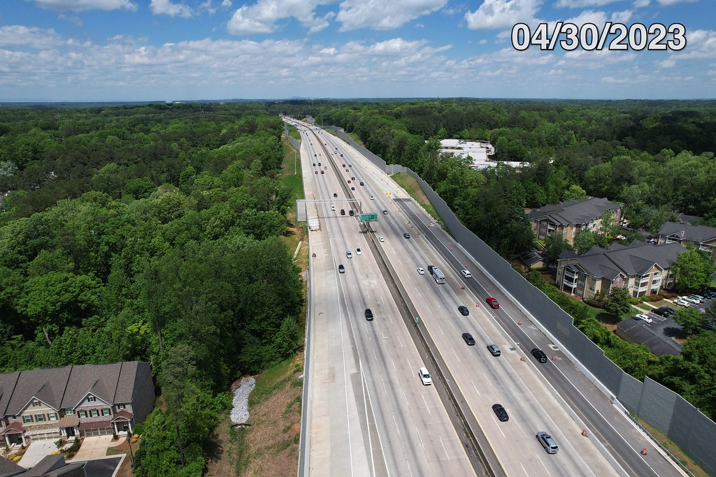 Looking north on SR 400 above Spalding Drive Looking north… Flickr