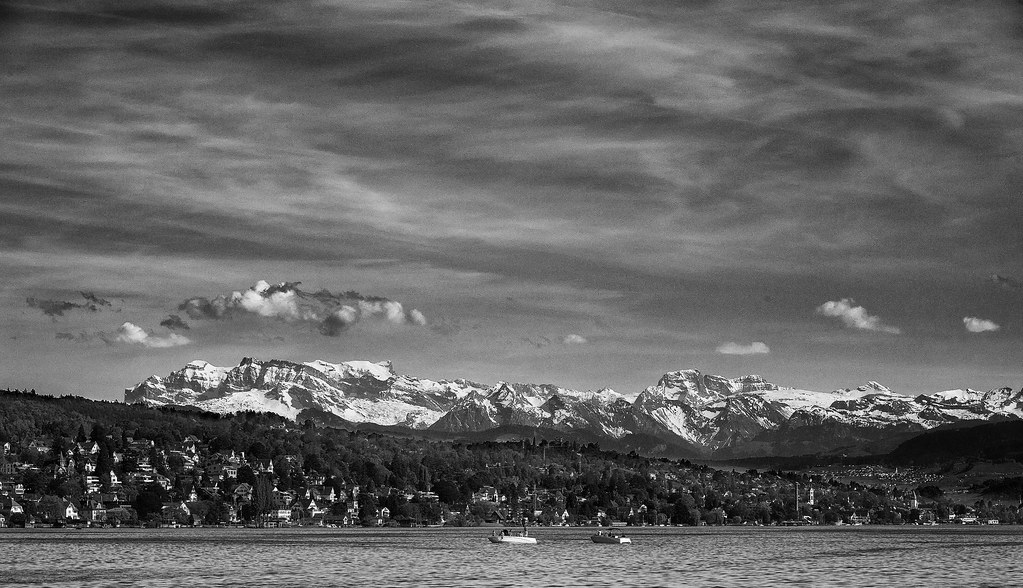 Lake Zurich and the Alps Lake Zurich and the Alps © Julian… Flickr