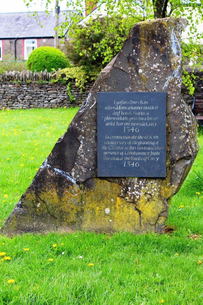 Llantrisant Castle Green Monument SBMT68 Flickr