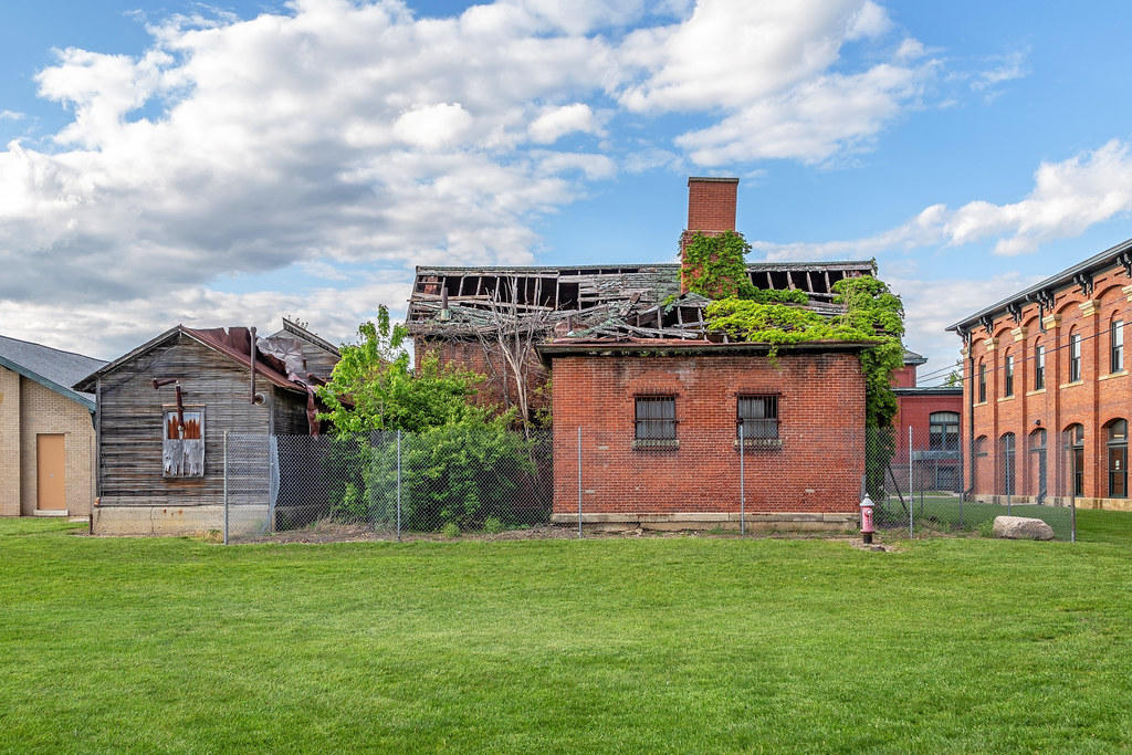 Bathhouse, Fort Hayes — Columbus, Ohio Christopher Riley Flickr