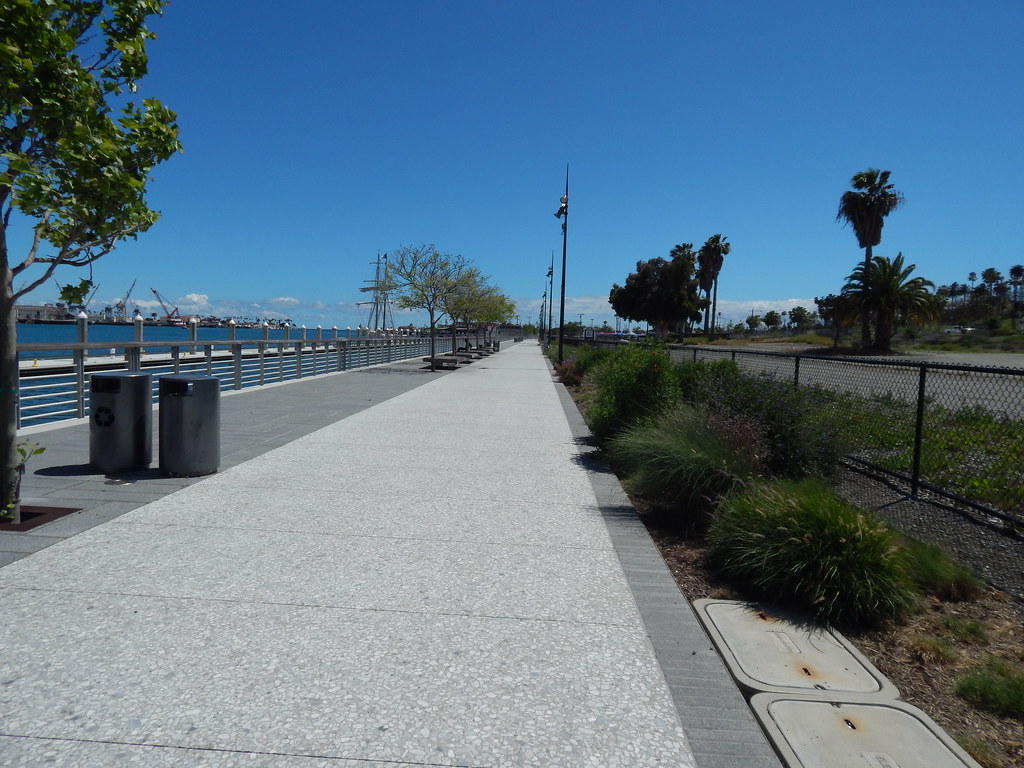 San Pedro Downtown Harbor Walkway with new San Pedro Fish … Flickr