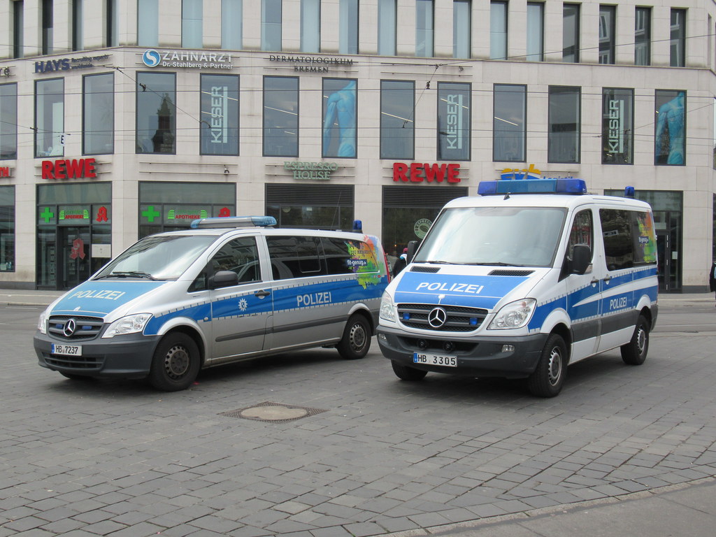 HB7237 HB3305 Bremen State Police. Public Order and Riot P… Flickr