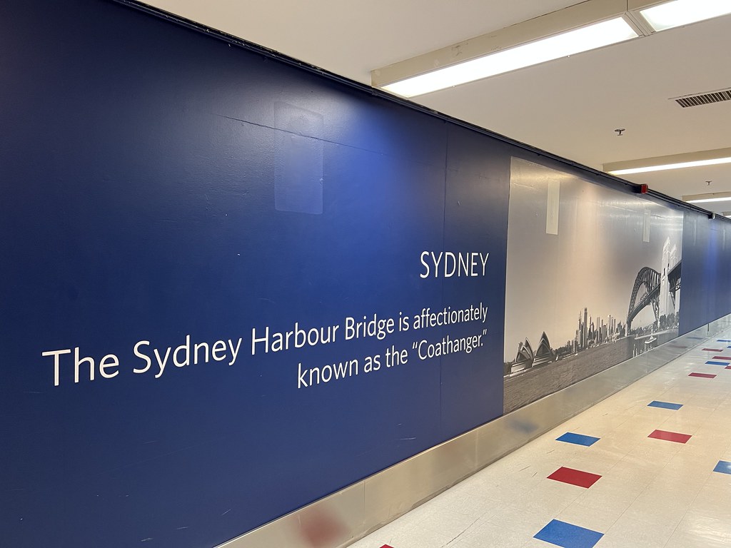 Underground tunnel at LAX Hey, I've been there (and walked… Flickr