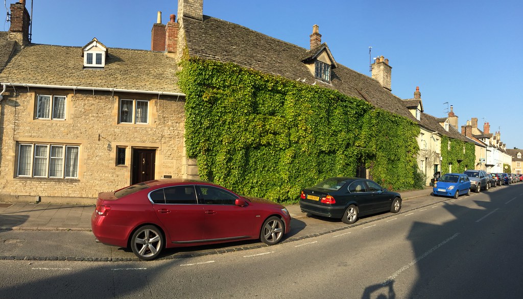 Cotswold homes A variety of cotswold traditional homes in … Flickr