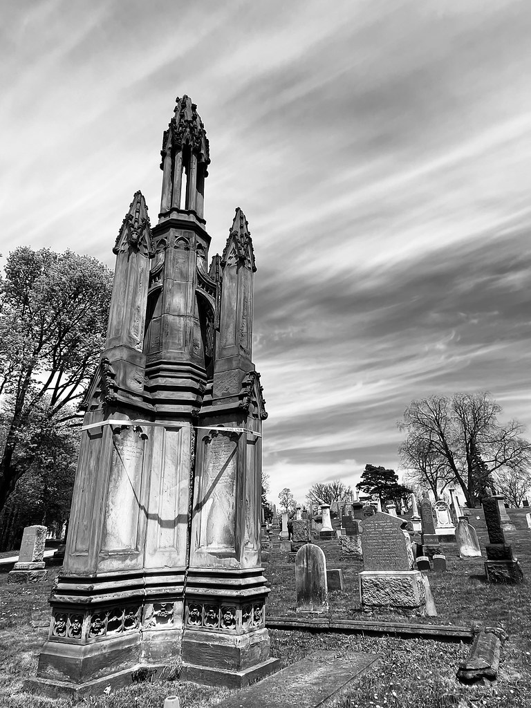 Dundurn Castle and Hamilton Cemetery Joanne Calderwood Flickr