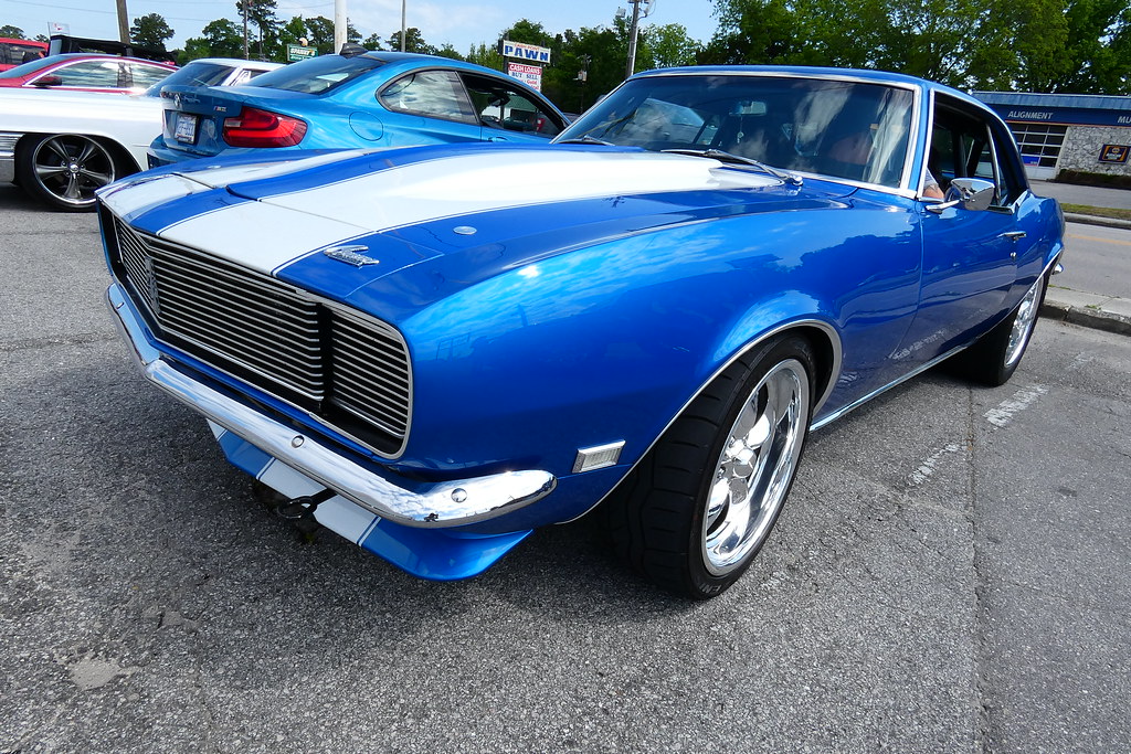 ANTIQUE 2 CHIC VENDOR MARKET CAR SHOW JACKSONVILLE, NORTH CAROLINA MAY 6, 2023 Flickr