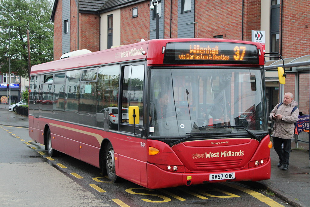 1842 on the 37 to willenhall in darlaston.06/05/23 Flickr
