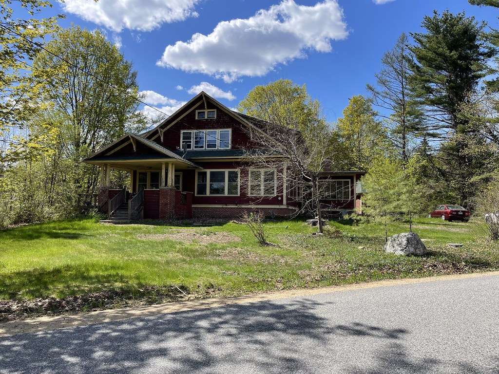 Hillside Home School. Built in 1915 using the Shingle and … Flickr