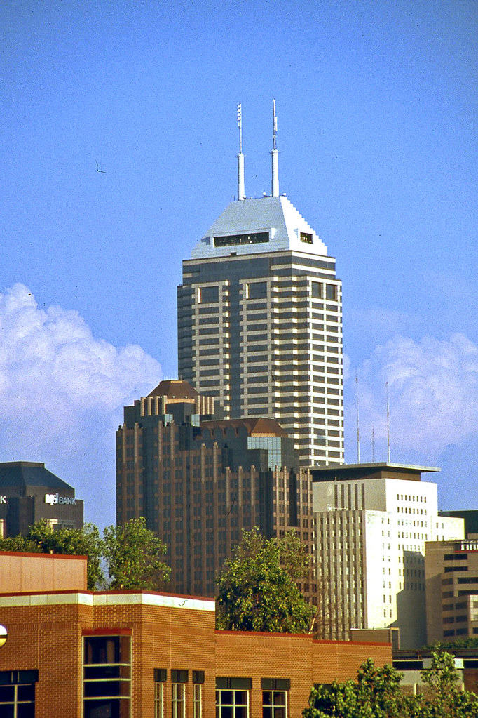 Chase Tower The tallest building in Indianapolis has had v… Flickr