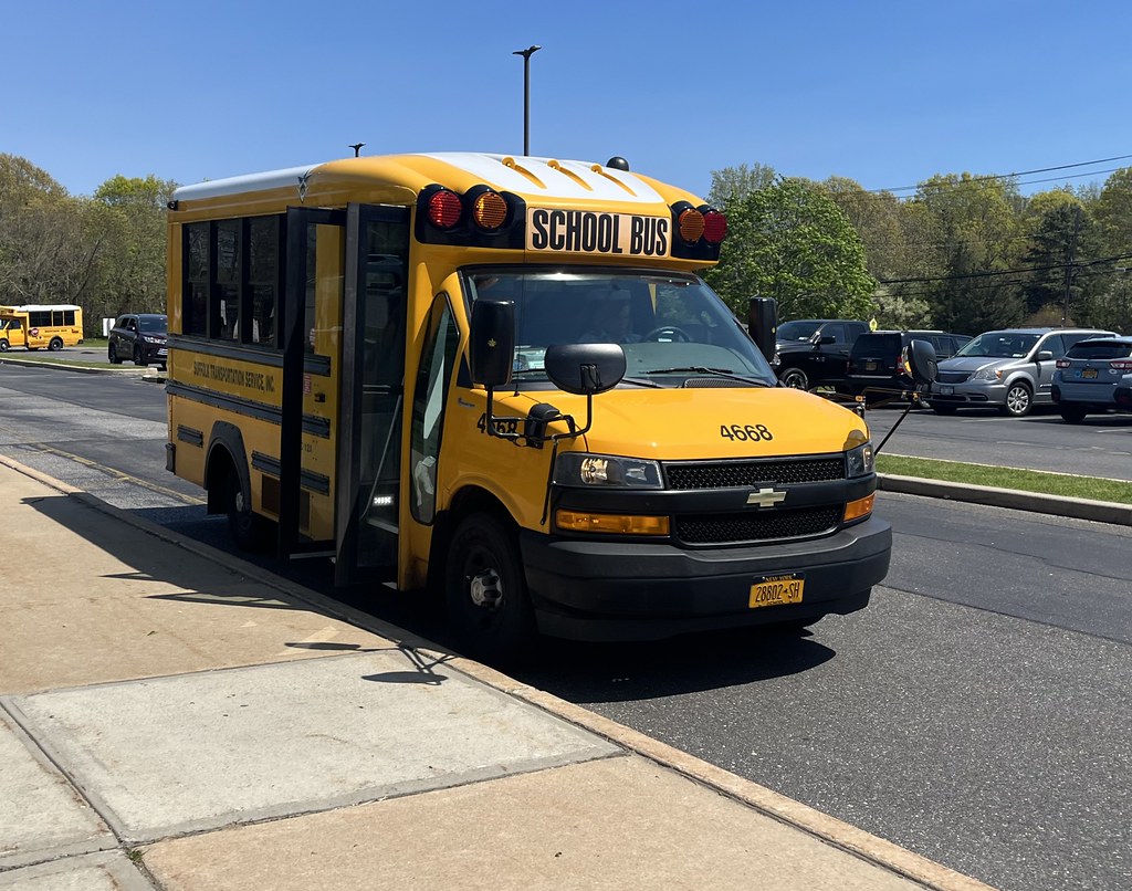 Suffolk Transportation Service 4668 Montauk Bus Photography Flickr