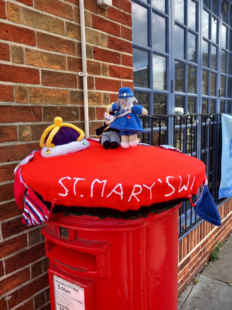 Post box St.Neots Market square mick rodley Flickr