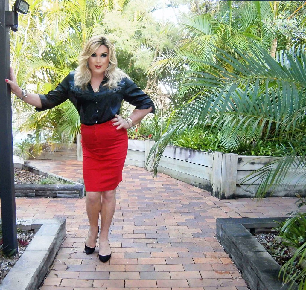 Tight red skirt a photo on Flickriver