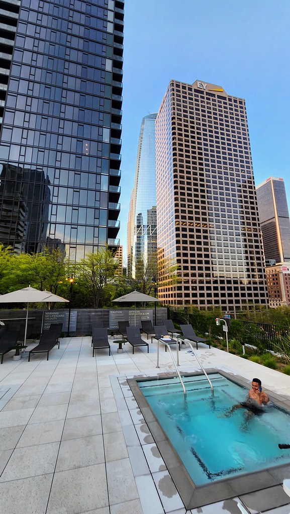 Beaudry Apartment Tower in DTLA. Paul Wright Flickr