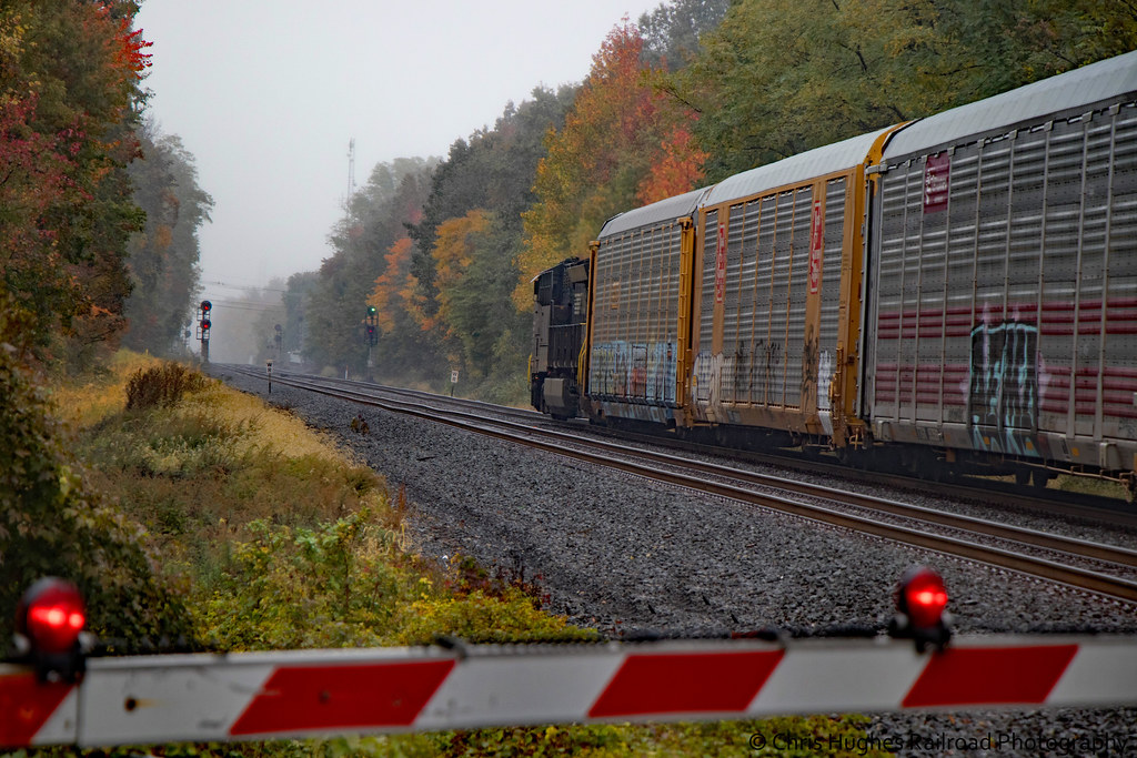 Norfolk Southern NS 18N crosses Tingley Lane in Edison, Ne… Flickr