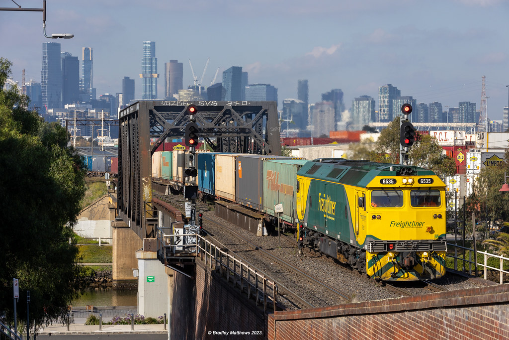 Aurizon Second Portion Intermodal at Bunbury St, Footscray… Flickr